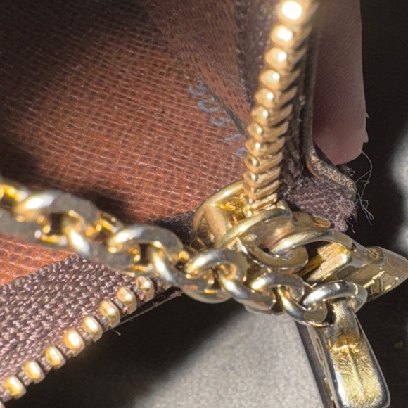 Louis Vuitton Key Pouch - Picture 6 of 6